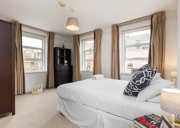 Picton 2Br Apartment - Prime Location & Comfort